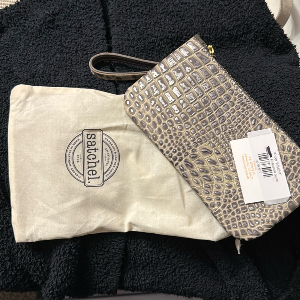 Satchel wristlet